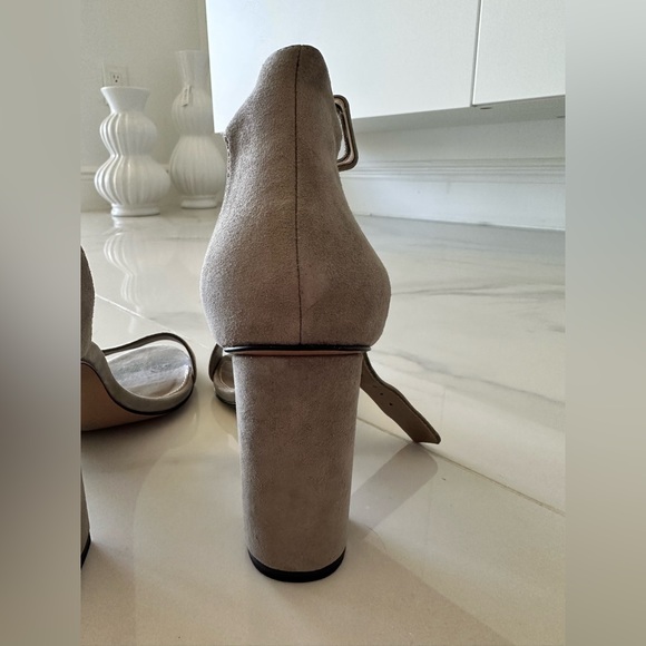 Pelle Moda Heels - Picture 6 of 10